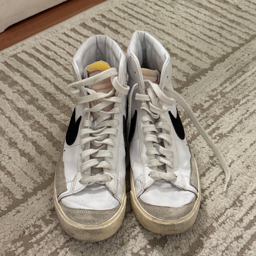 Nike White High-Top Sneakers with Black Swoosh men’s size 10